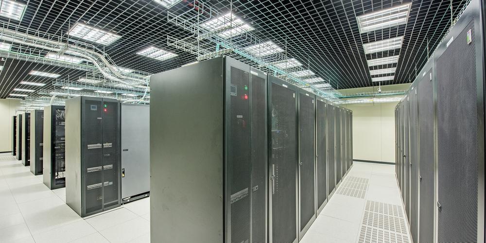 電網(wǎng)服務器的核心作用 數(shù)據(jù)驅(qū)動的電力系統(tǒng)大腦